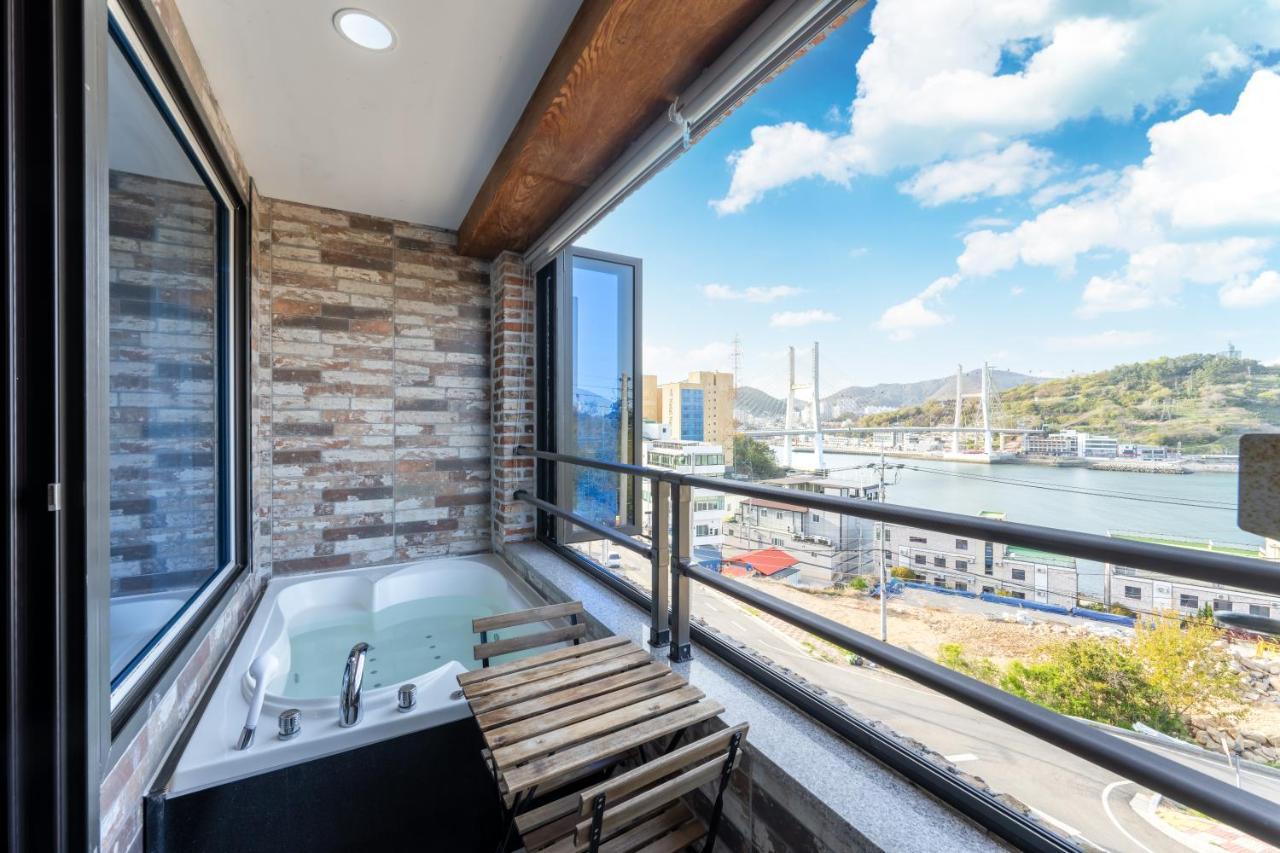 Yeosu View Foret Pension Ngoại thất bức ảnh